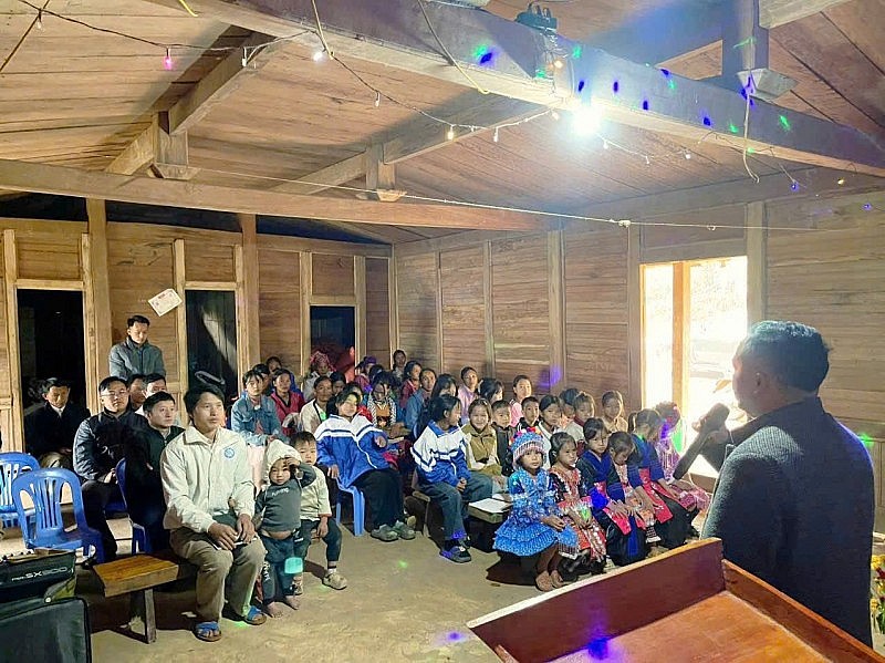 Trang bị kỹ năng phòng tránh tin giả cho cộng đồng dân tộc thiểu số