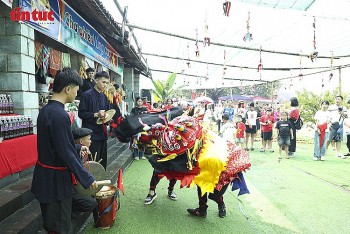 don nam moi 2026 voi cho phien vung cao dam da ban sac dan toc viet nam