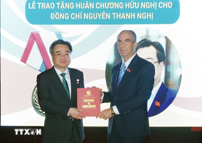 Nhà nước Cuba trao tặng Huân chương Hữu nghị cho ông Nguyễn Thanh Nghị Nhà nước Cuba trao tặng Huân chương Hữu nghị cho ông Nguyễn Thanh Nghị