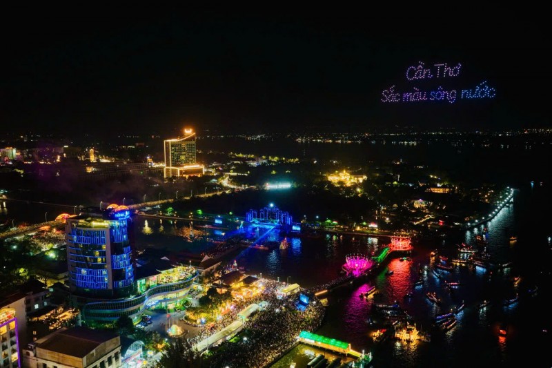 Tôn vinh bản sắc - Hướng tới phát triển bền vững