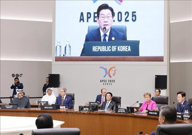 Dấu ấn đa phương: Từ hội nhập sâu rộng tới chủ động kiến tạo