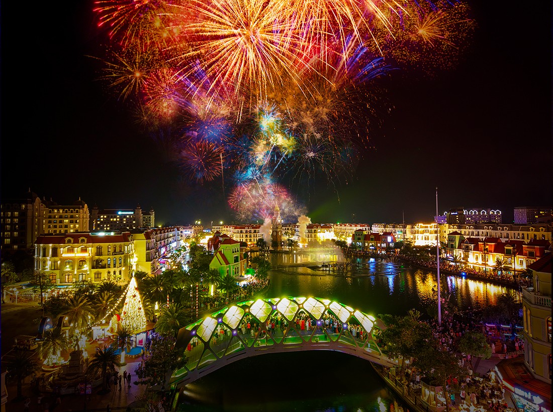 Đêm giao thừa rực rỡ trên bản đồ Việt Nam: “Thánh địa countdown họ Vin” vững vàng vị thế điểm đến quốc dân