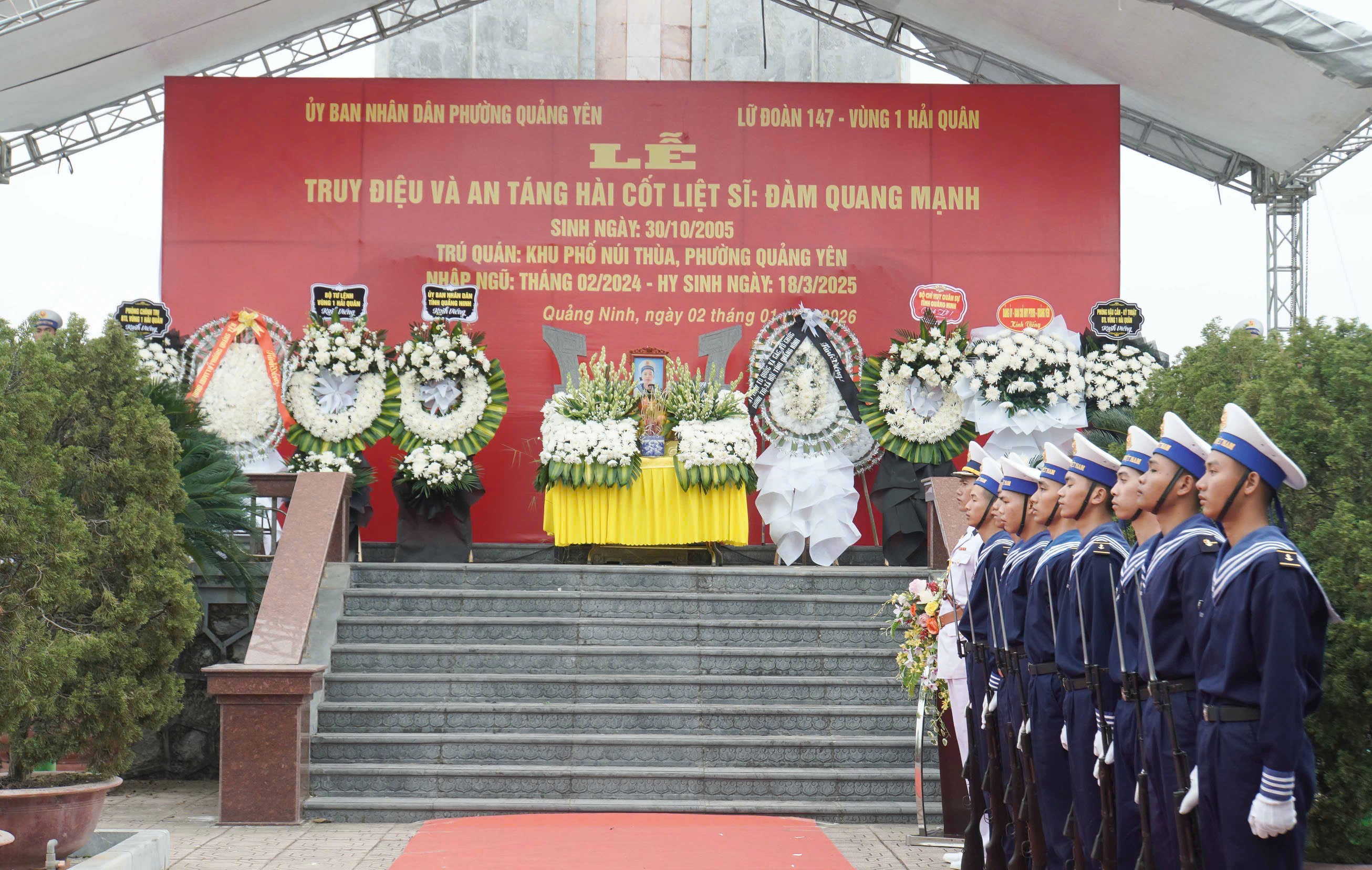 Trao Bằng Tổ quốc ghi công liệt sĩ Đàm Quang Mạnh anh dũng hi sinh tại quần đảo Trường Sa