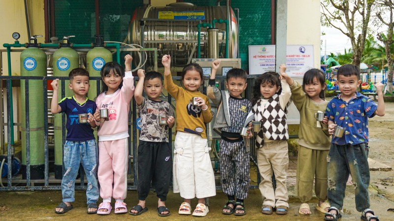 COV tài trợ hệ thống lọc nước uống tinh khiết RO cho 25 trường học ở Quảng Ngãi