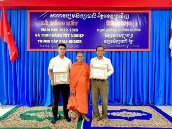 Mâm cơm tưởng niệm quân tình nguyện Việt Nam hy sinh tại Campuchia