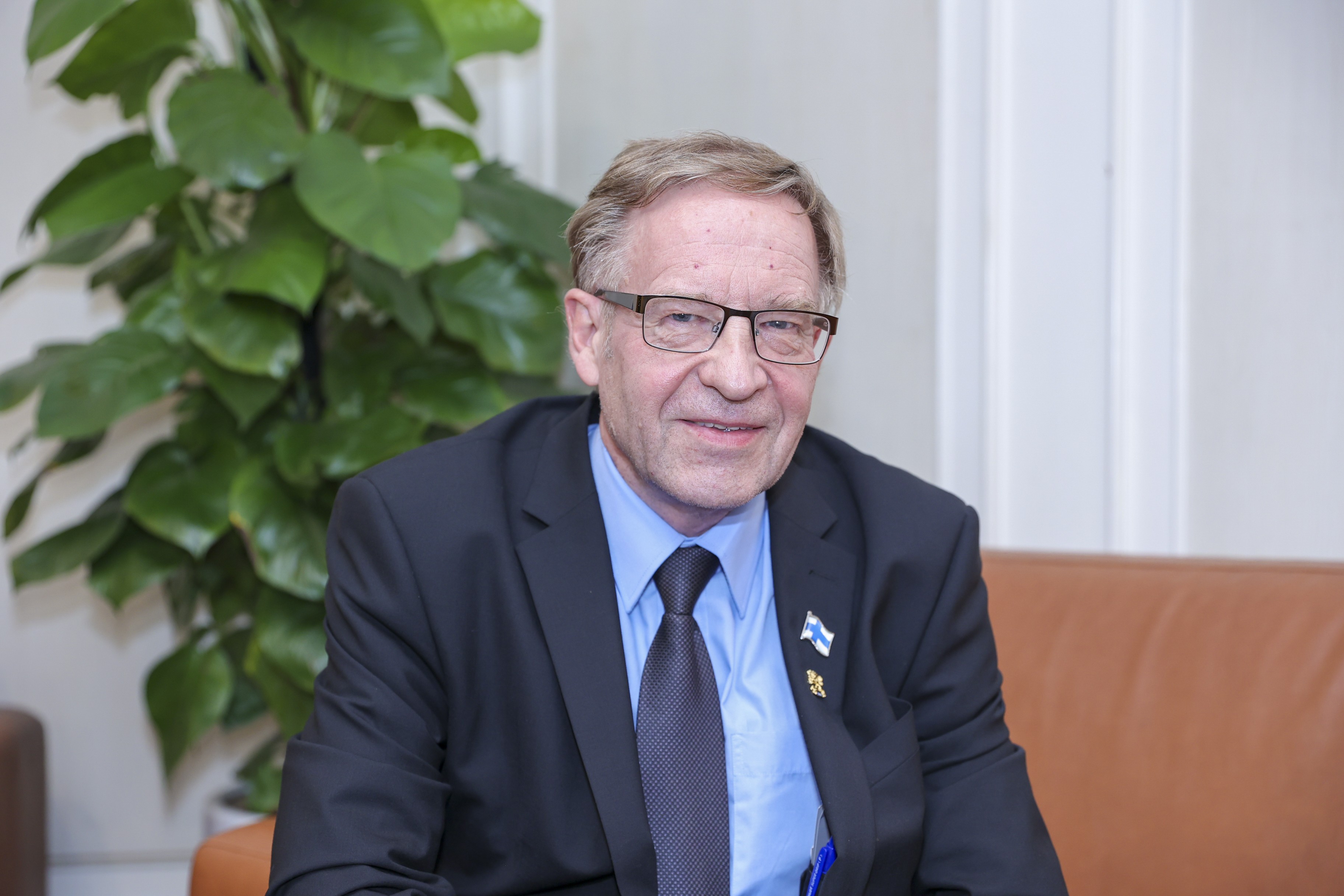 Học giả Phần Lan: Việt Nam nên lấy kinh tế làm trọng tâm, nâng cao hạnh phúc cho toàn dân