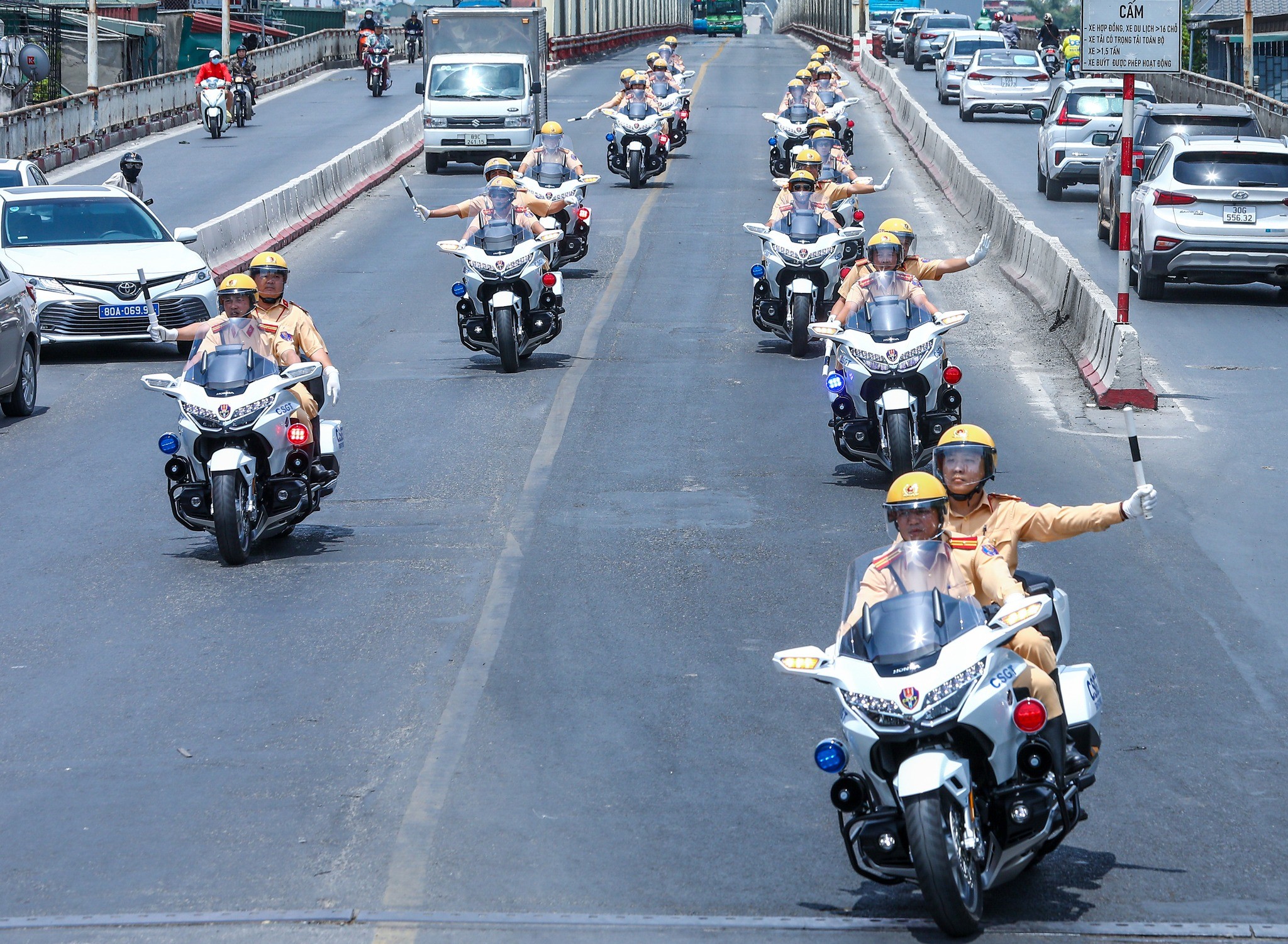 Cục Cảnh sát giao thông, Bộ Công an phát đi thông báo phân luồng giao thông tạm thời phục vụ Đại hội XIV của Đảng (Ảnh minh họa: 