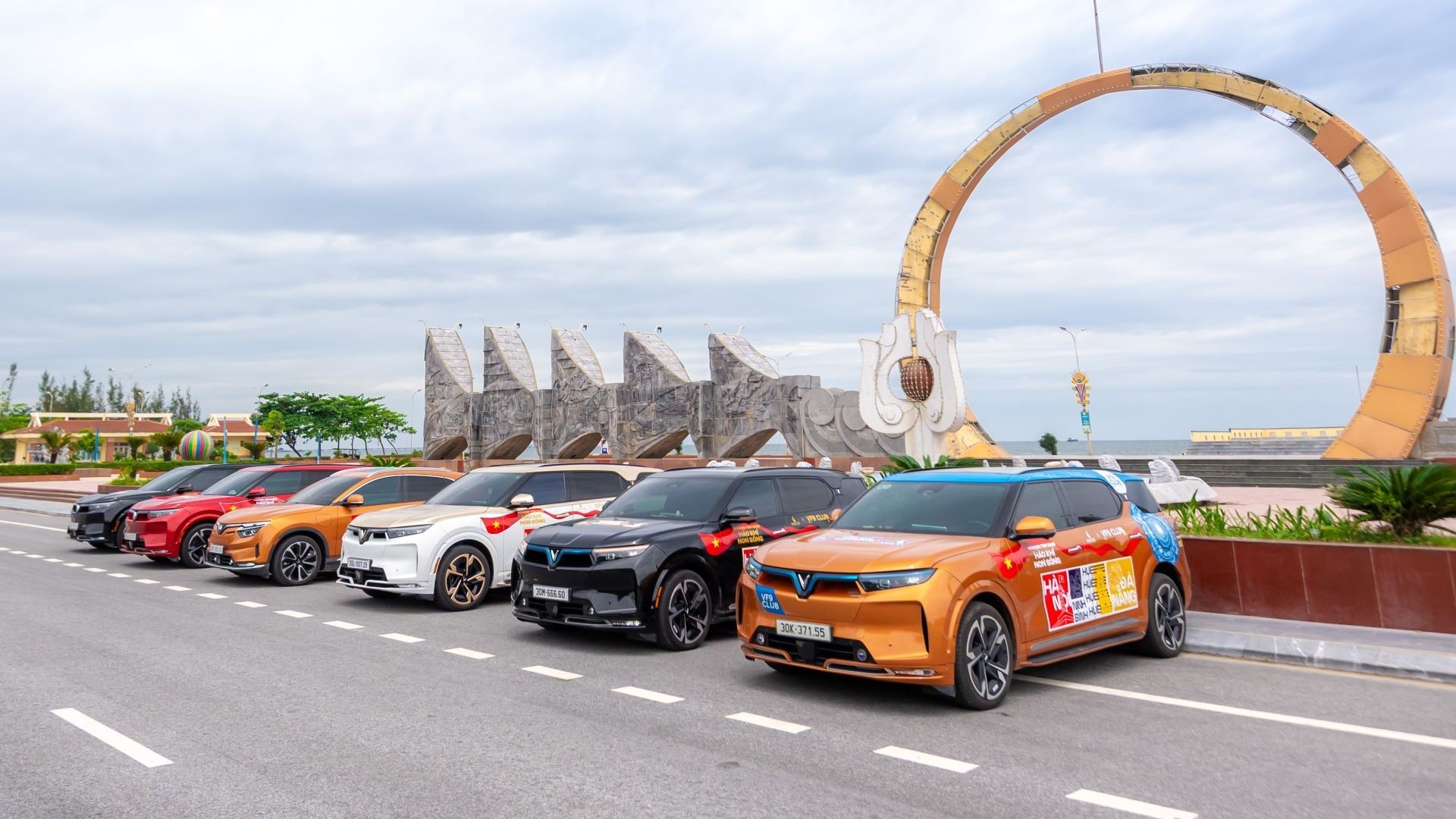 Bán xe xăng lên đời xe điện, chủ xe VinFast VF 9 xuýt xoa: “Biết xe xịn thế này đã sớm mua vài chiếc”