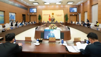 chu tich quoc hoi yeu cau tap trung chuan bi bau cu khong de nghi tet keo dai anh huong tien do