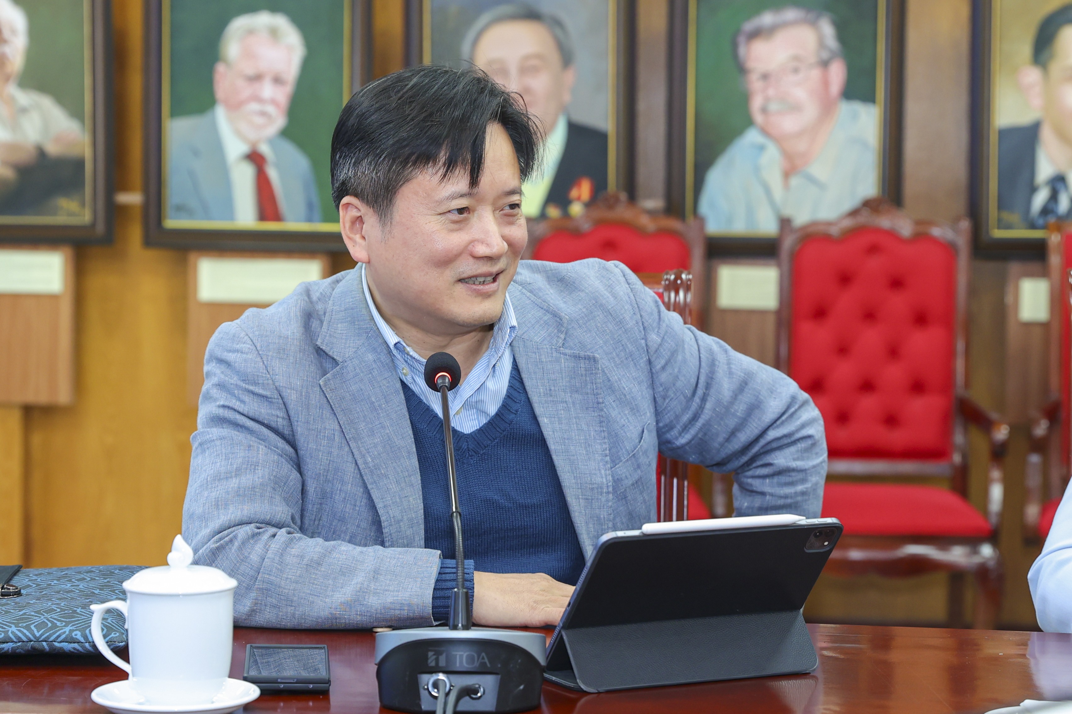 Tọa đàm những đặc điểm chính của tình hình thế giới năm 2025 và xu hướng năm 2026 Tọa đàm những đặc điểm chính của tình hình thế giới năm 2025 và xu hướng năm 2026