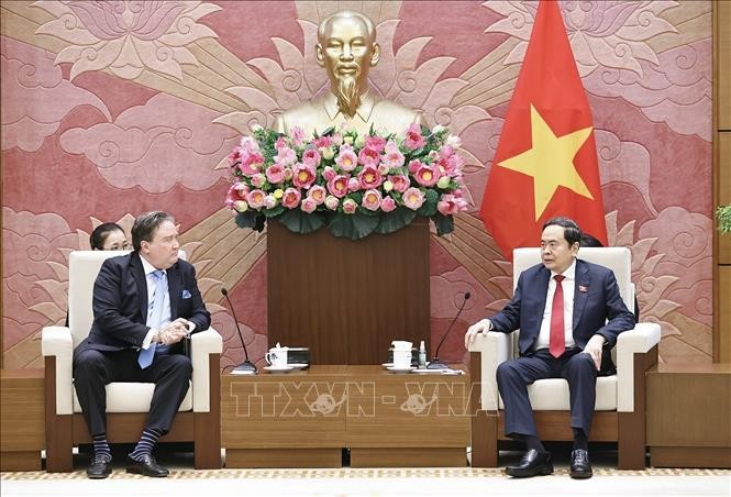 Chủ tịch Quốc hội đánh giá cao đóng góp của các Đại sứ Campuchia, Hoa Kỳ và Philippines