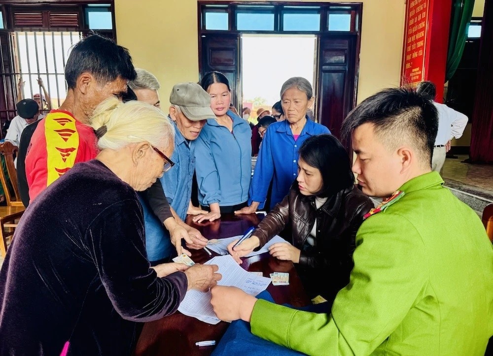 Hơn 5,88 triệu người đã nhận quà của Đảng, Nhà nước dịp Đại hội XIV và Tết Bính Ngọ 2026 Hơn 5,88 triệu người đã nhận quà của Đảng, Nhà nước dịp Đại hội XIV và Tết Bính Ngọ 2026