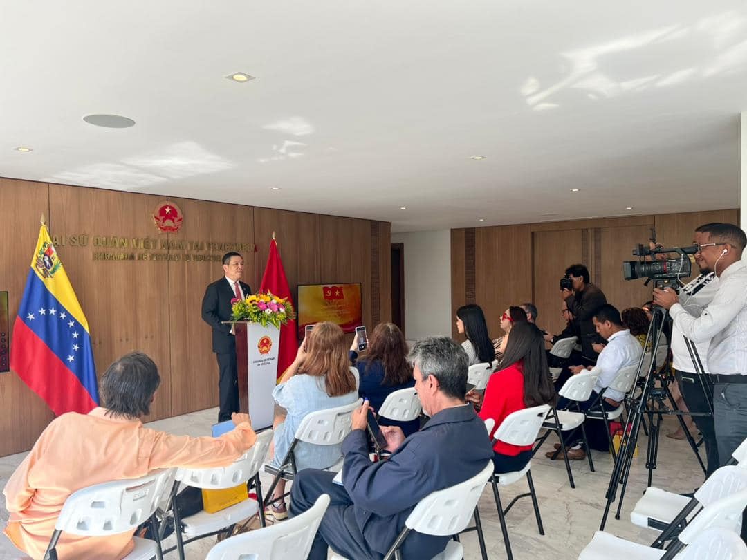 Các cơ quan đại diện Việt Nam ở nước ngoài chủ động thông tin về Đại hội XIV tới báo chí, bạn bè quốc tế Các cơ quan đại diện Việt Nam ở nước ngoài chủ động thông tin về Đại hội XIV tới báo chí, bạn bè quốc tế