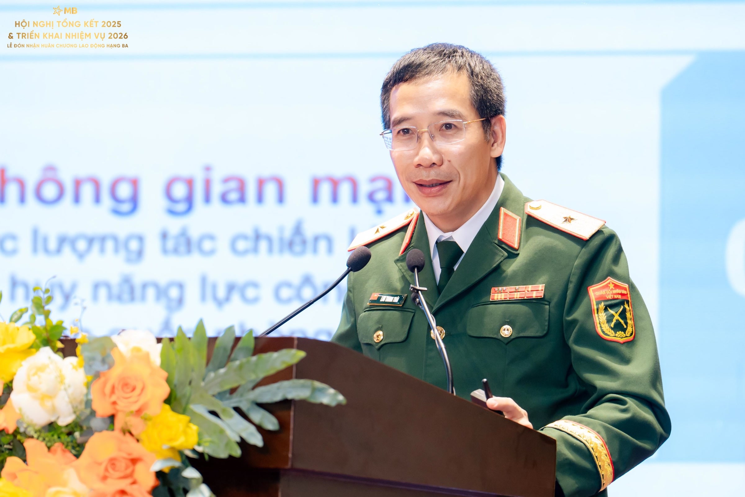 Ảnh: Thiếu tướng Lưu Trung Thái, Bí thư Đảng ủy, Chủ tịch HĐQT MB báo cáo tại Hội nghị Ảnh: Thiếu tướng Lưu Trung Thái, Bí thư Đảng ủy, Chủ tịch HĐQT MB báo cáo tại Hội nghị