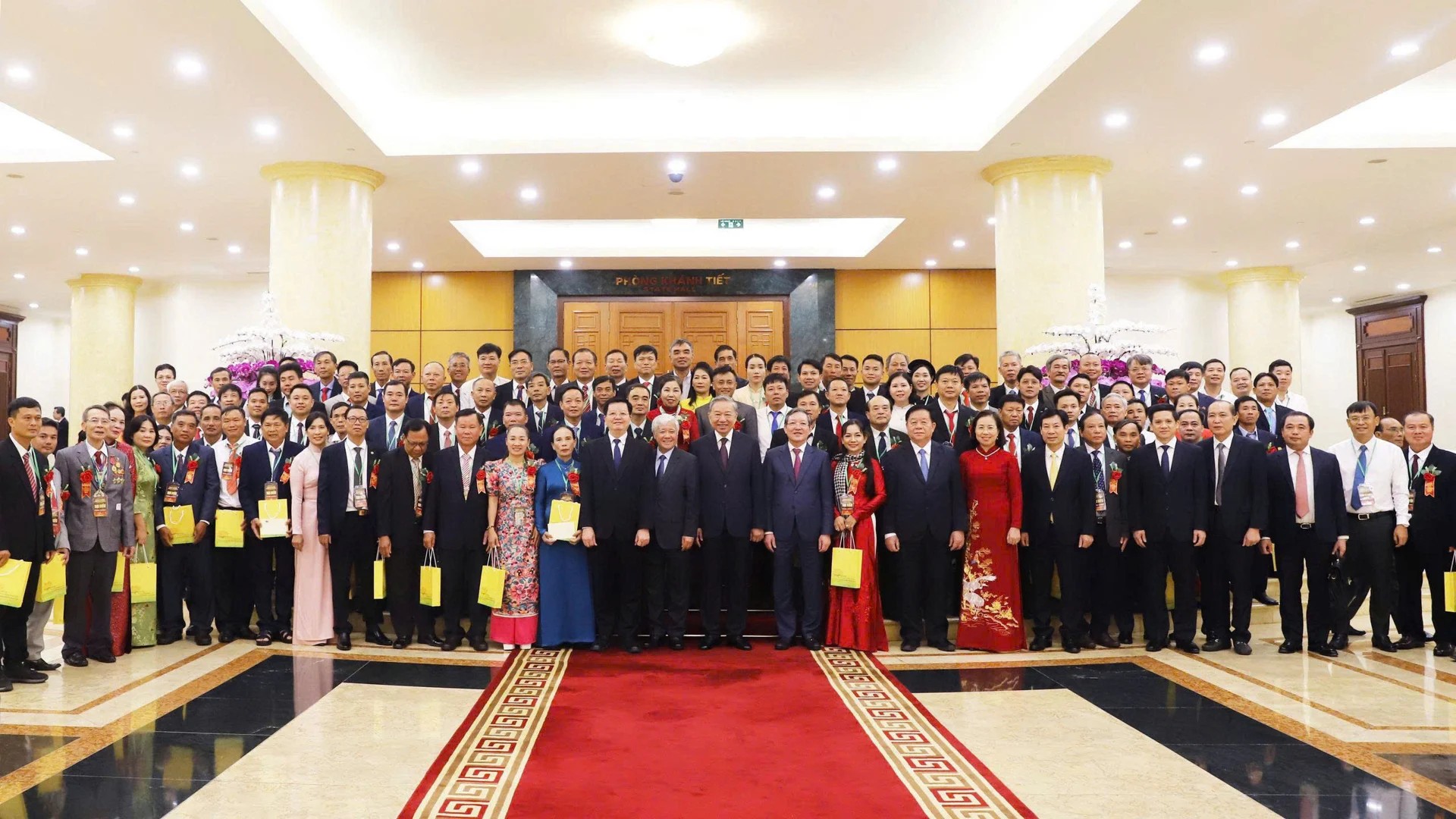 Chủ tịch Hội Nông dân Việt Nam Lương Quốc Đoàn: Phát huy vai trò, sức sáng tạo của nông dân trong kỷ nguyên mới đất nước Chủ tịch Hội Nông dân Việt Nam Lương Quốc Đoàn: Phát huy vai trò, sức sáng tạo của nông dân trong kỷ nguyên mới đất nước