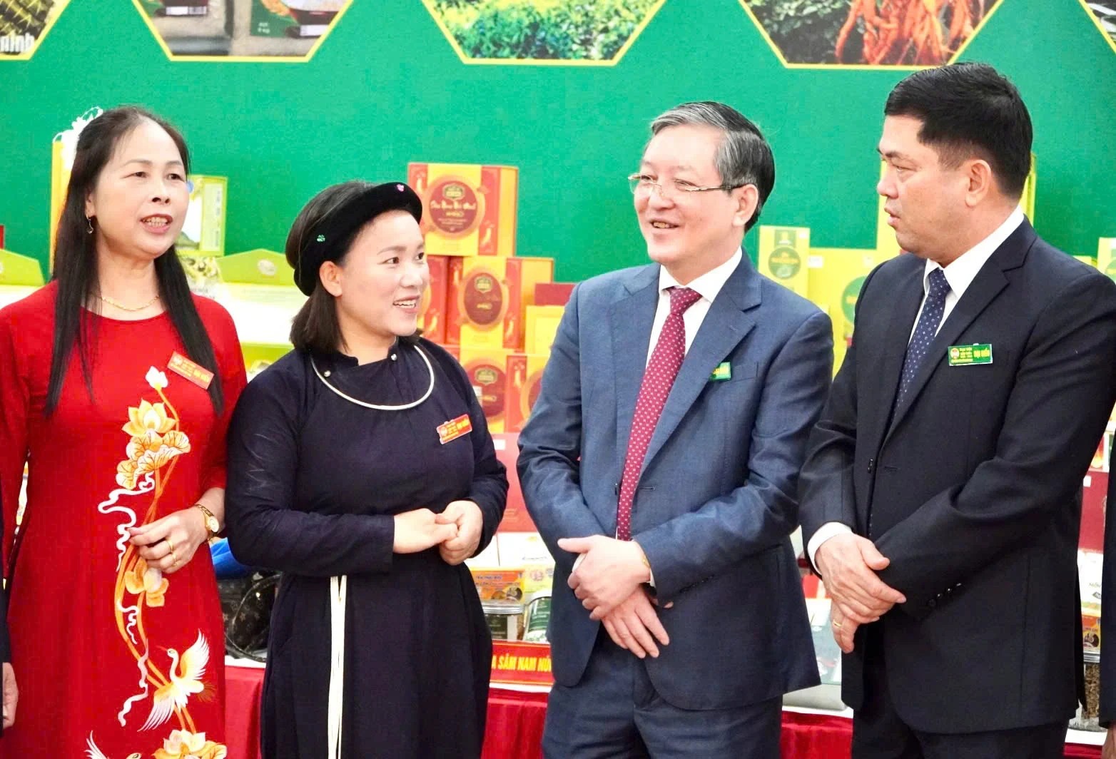 Chủ tịch Hội Nông dân Việt Nam Lương Quốc Đoàn: Phát huy vai trò, sức sáng tạo của nông dân trong kỷ nguyên mới đất nước Chủ tịch Hội Nông dân Việt Nam Lương Quốc Đoàn: Phát huy vai trò, sức sáng tạo của nông dân trong kỷ nguyên mới đất nước