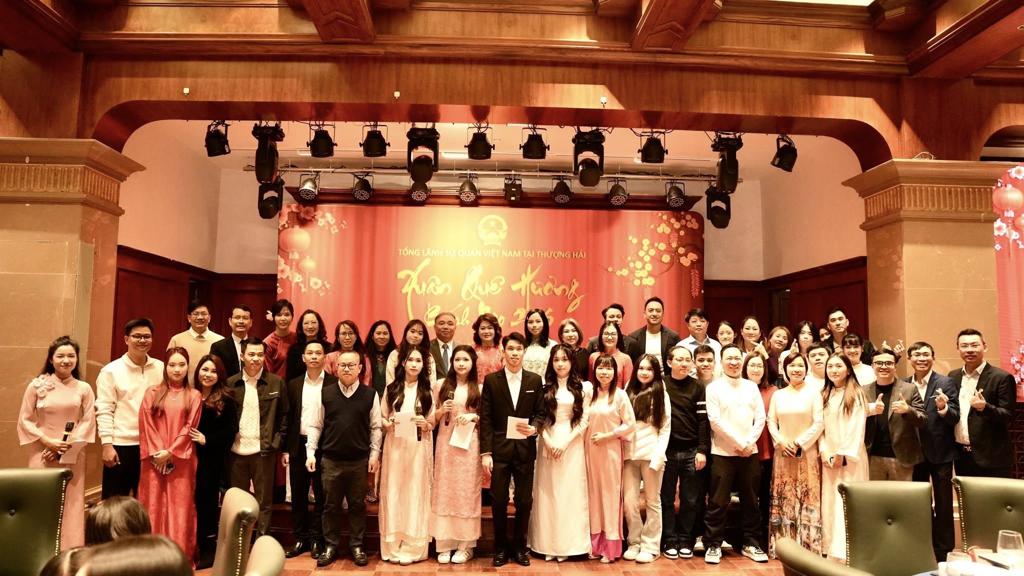 Người Việt tại Slovakia và Thượng Hải vui Xuân Quê hương 2026 Người Việt tại Slovakia và Thượng Hải vui Xuân Quê hương 2026