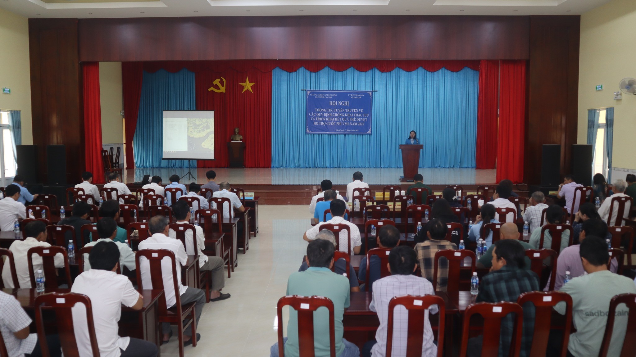 Hội nghị thông tin, tuyên truyền cho ngư dân về quy định chống khai thác IUU, giám sát tàu cá và các chính sách hỗ trợ ngư dân Hội nghị thông tin, tuyên truyền cho ngư dân về quy định chống khai thác IUU, giám sát tàu cá và các chính sách hỗ trợ ngư dân