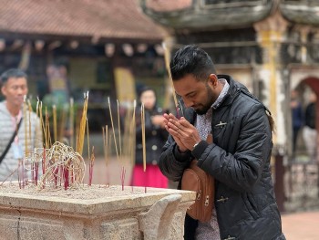 gioi thieu toi cac nha bao quoc te ve truyen thong cua dan toc viet nam