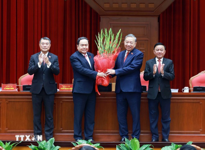 Đồng chí Tô Lâm tái đắc cử Tổng Bí thư Ban Chấp hành Trung ương Đảng khóa XIV Đồng chí Tô Lâm tái đắc cử Tổng Bí thư Ban Chấp hành Trung ương Đảng khóa XIV