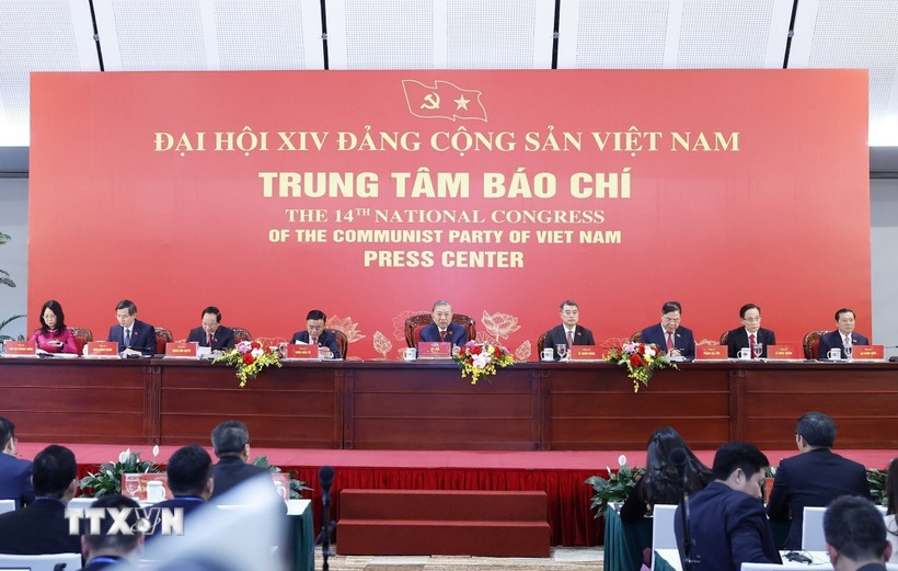 Tổng Bí thư Tô Lâm chủ trì họp báo quốc tế công bố kết quả Đại hội XIV của Đảng Tổng Bí thư Tô Lâm chủ trì họp báo quốc tế công bố kết quả Đại hội XIV của Đảng