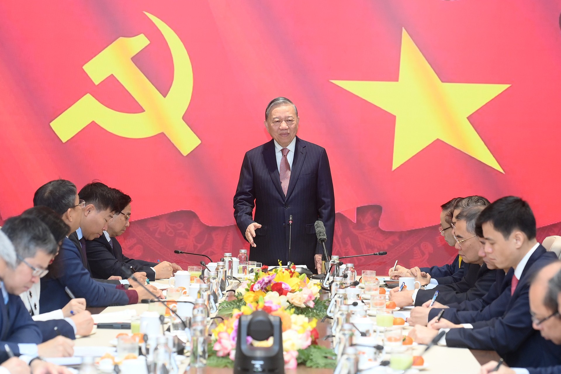 Tổng Bí thư Tô Lâm làm việc với các Đại sứ, Trưởng cơ quan đại diện Việt Nam tại nước ngoài Tổng Bí thư Tô Lâm làm việc với các Đại sứ, Trưởng cơ quan đại diện Việt Nam tại nước ngoài