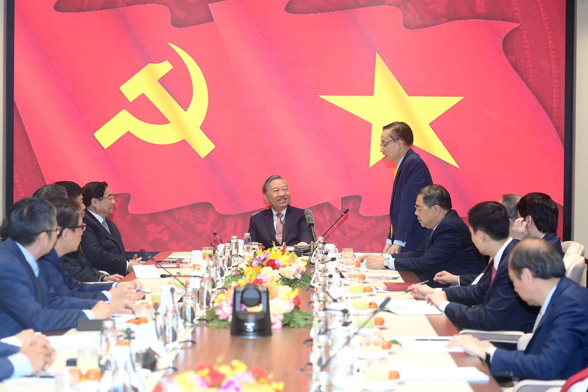 Tổng Bí thư Tô Lâm làm việc với các Đại sứ, Trưởng cơ quan đại diện Việt Nam tại nước ngoài Tổng Bí thư Tô Lâm làm việc với các Đại sứ, Trưởng cơ quan đại diện Việt Nam tại nước ngoài