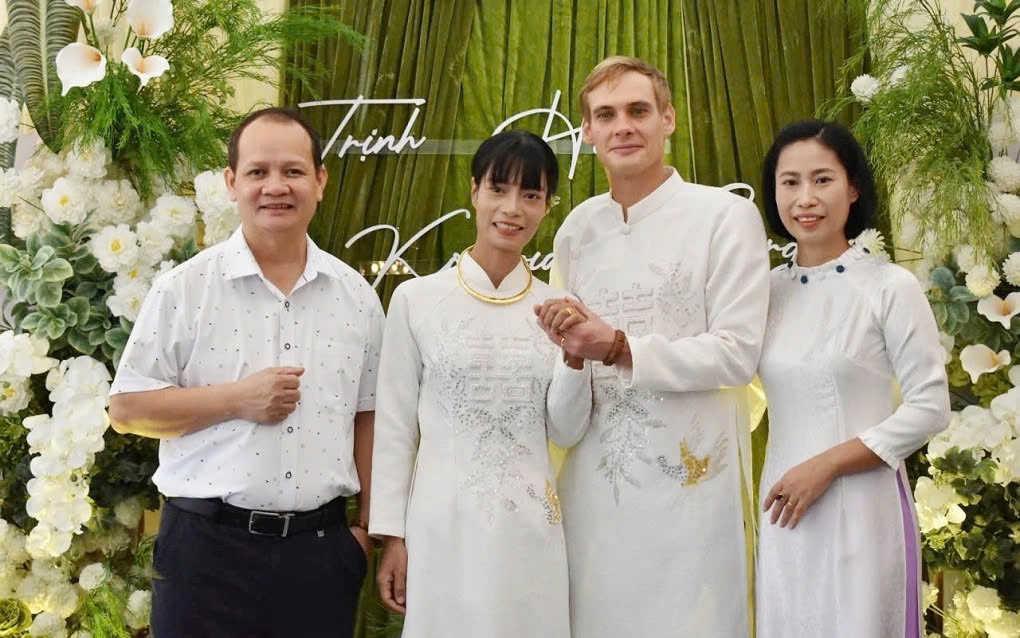 Đám cưới của Hà và Serguei tháng 10/2025 tại quê nhà cô dâu ở Hòa Bình. Ảnh: Nhân vật cung cấp