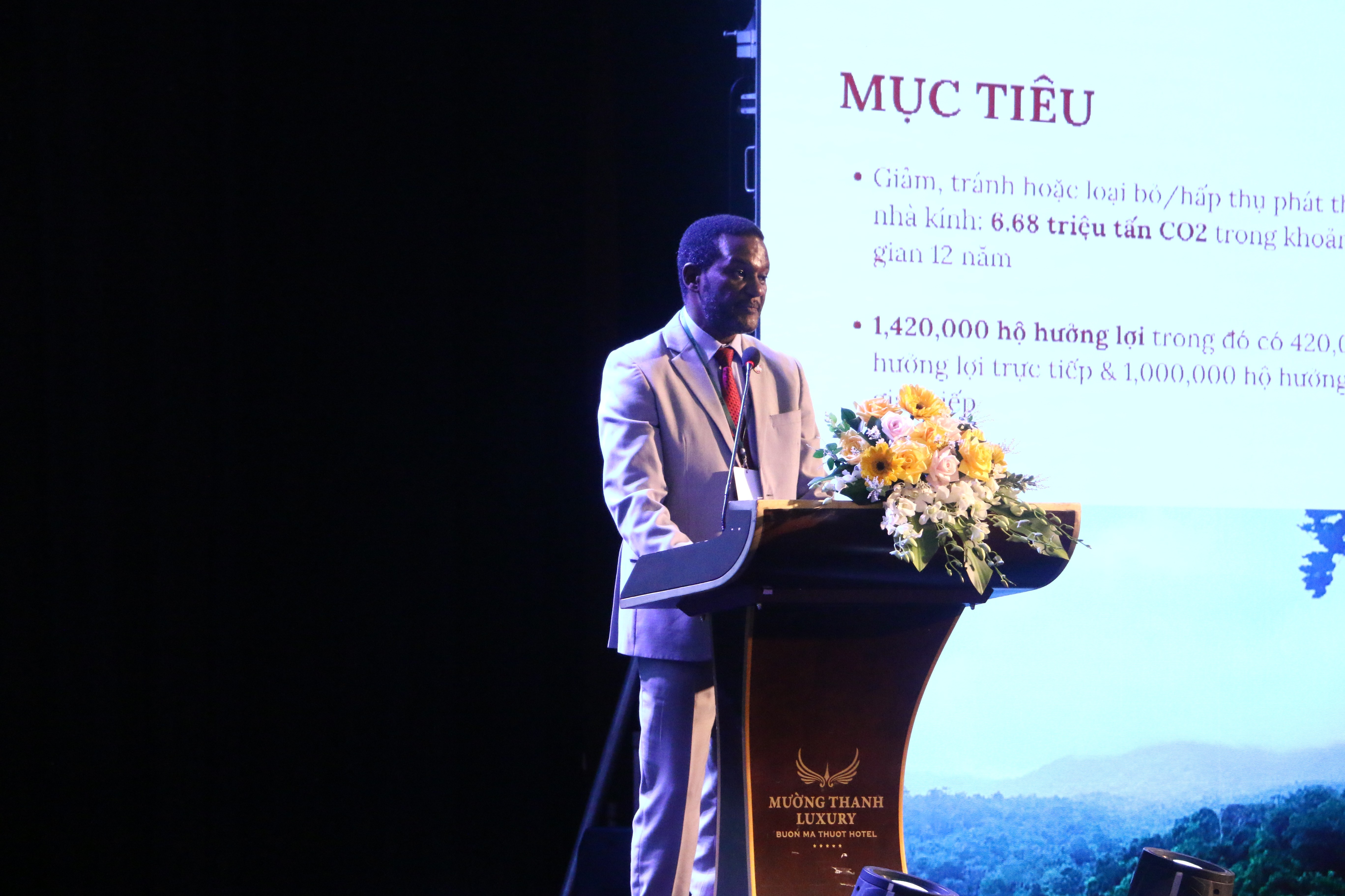 ông Frew Behabtu, Quyền Giám đốc Quốc gia IFAD tại Việt Nam