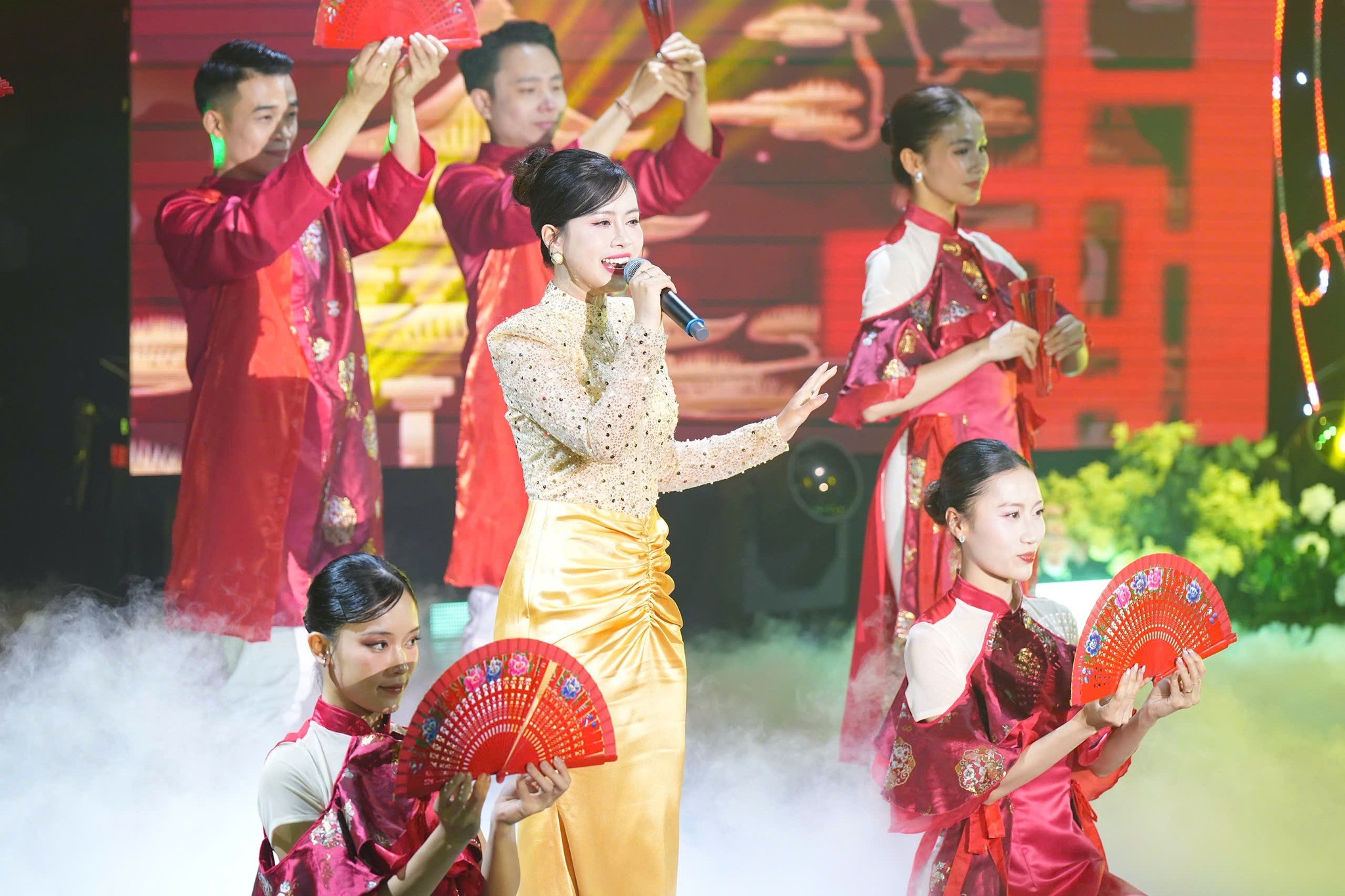 Đêm nhạc hữu nghị Việt - Trung: tăng cường tình dân hai nước