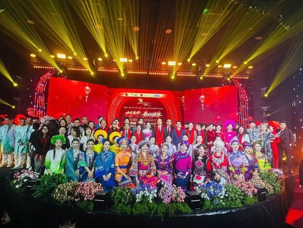 Đêm nhạc hữu nghị Việt - Trung: tăng cường tình dân hai nước