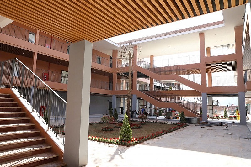 Trường liên cấp đầu tiên của cả nước mở cánh cửa học tập nơi cực Tây Tổ quốc
