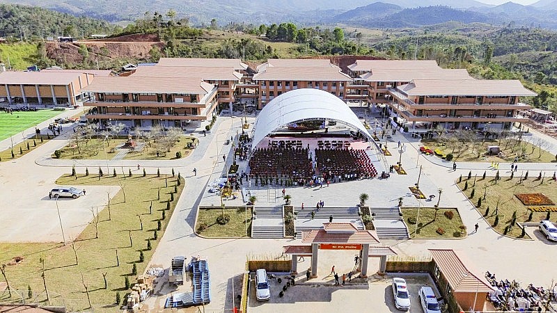 Trường liên cấp đầu tiên của cả nước mở cánh cửa học tập nơi cực Tây Tổ quốc