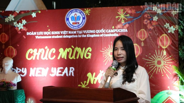 Lưu học sinh Việt Nam tại Campuchia đón năm mới Bính Ngọ