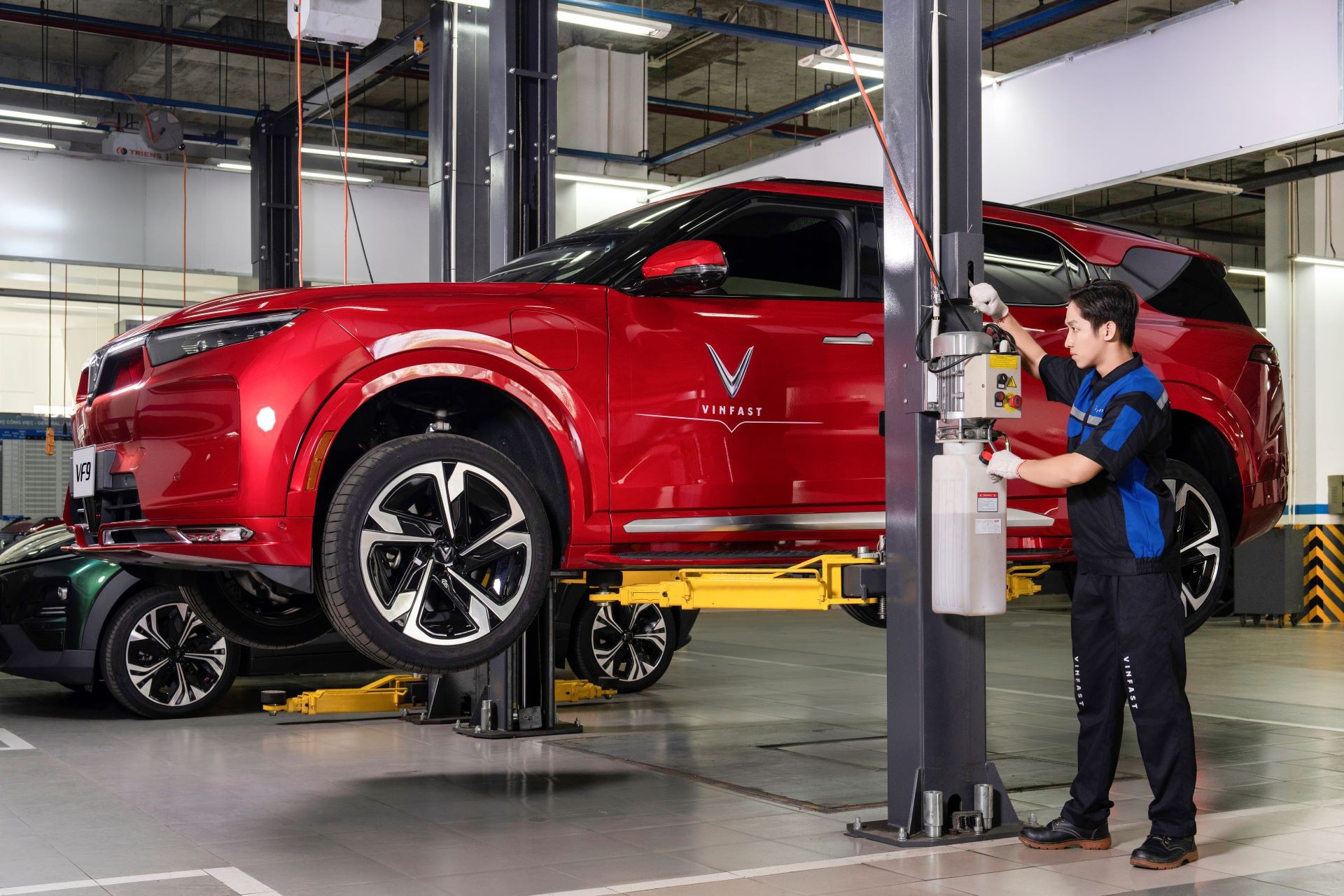 Dịch vụ hậu mãi chuẩn 5 sao tạo sự yên tâm cho người dùng ô tô điện VinFast Dịch vụ hậu mãi chuẩn 5 sao tạo sự yên tâm cho người dùng ô tô điện VinFast