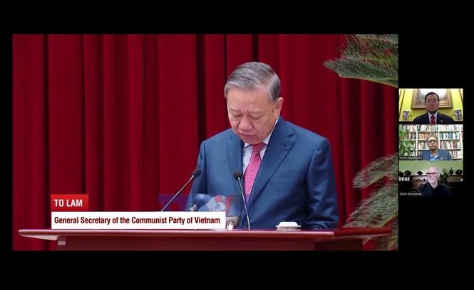   Các thành viên dự tọa đàm từ các điểm cầu theo dõi bài phát biểu của Tổng Bí thư Tô Lâm, do Hội CVFS chuẩn bị. Ảnh: TTXVN