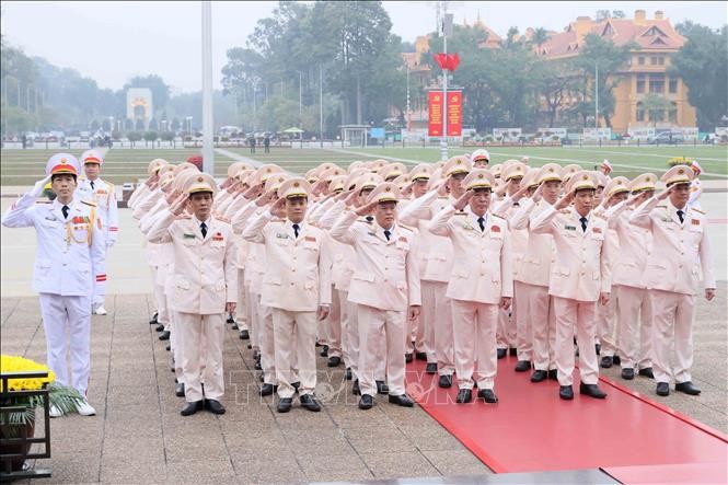 Lãnh đạo Đảng, Nhà nước viếng Chủ tịch Hồ Chí Minh nhân kỷ niệm 96 năm Ngày thành lập Đảng