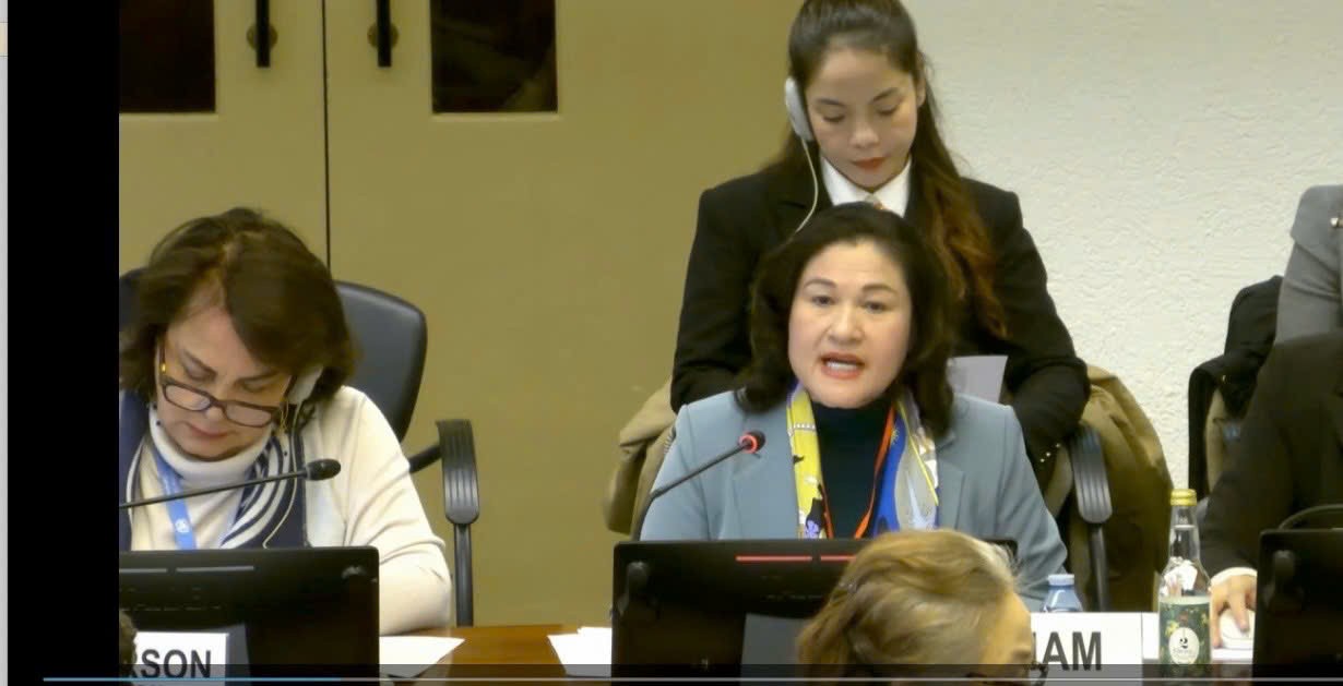 Thứ trưởng Bộ Nội vụ Nguyễn Thị Hà phát biểu tại Phiên đối thoại với Ủy ban CEDAW. (Ảnh chụp màn hình)