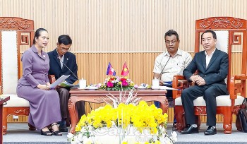 Tỉnh trưởng tỉnh Koh Kong (Campuchia) thăm, chúc Tết lãnh đạo tỉnh Cà Mau