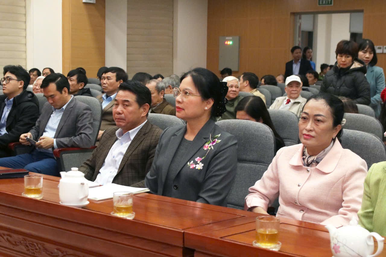 Chủ tịch Bùi Thị Minh Hoài dự Hội nghị lấy ý kiến cử tri nơi cư trú đối với người ứng cử đại biểu Quốc hội