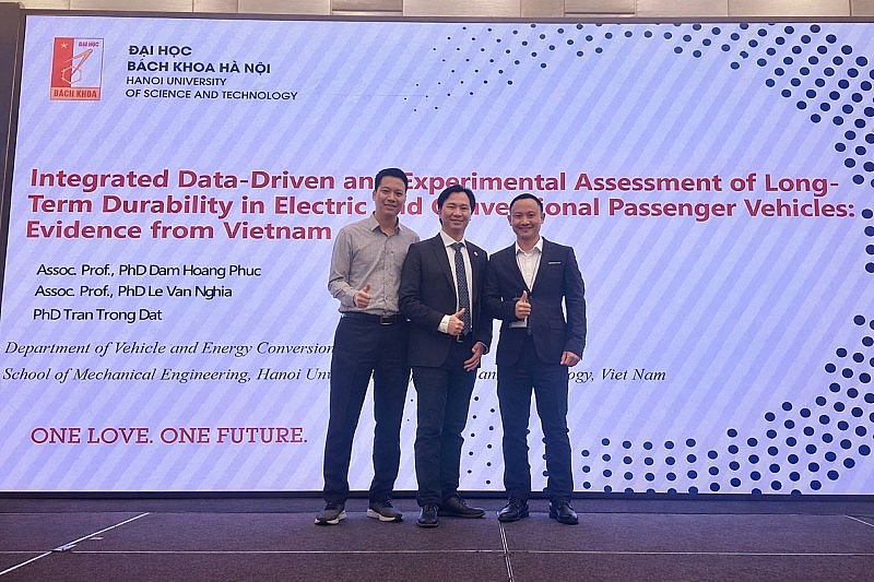 Báo cáo của Việt Nam gây chú ý tại Hội nghị quốc tế: 3 lớp bằng chứng cho thấy xe điện bền bỉ hơn xe xăng Báo cáo của Việt Nam gây chú ý tại Hội nghị quốc tế: 3 lớp bằng chứng cho thấy xe điện bền bỉ hơn xe xăng