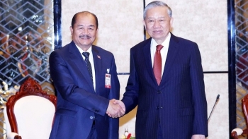 cung co doan ket dac biet viet nam lao qua kenh mat tran va ngoai giao nhan dan