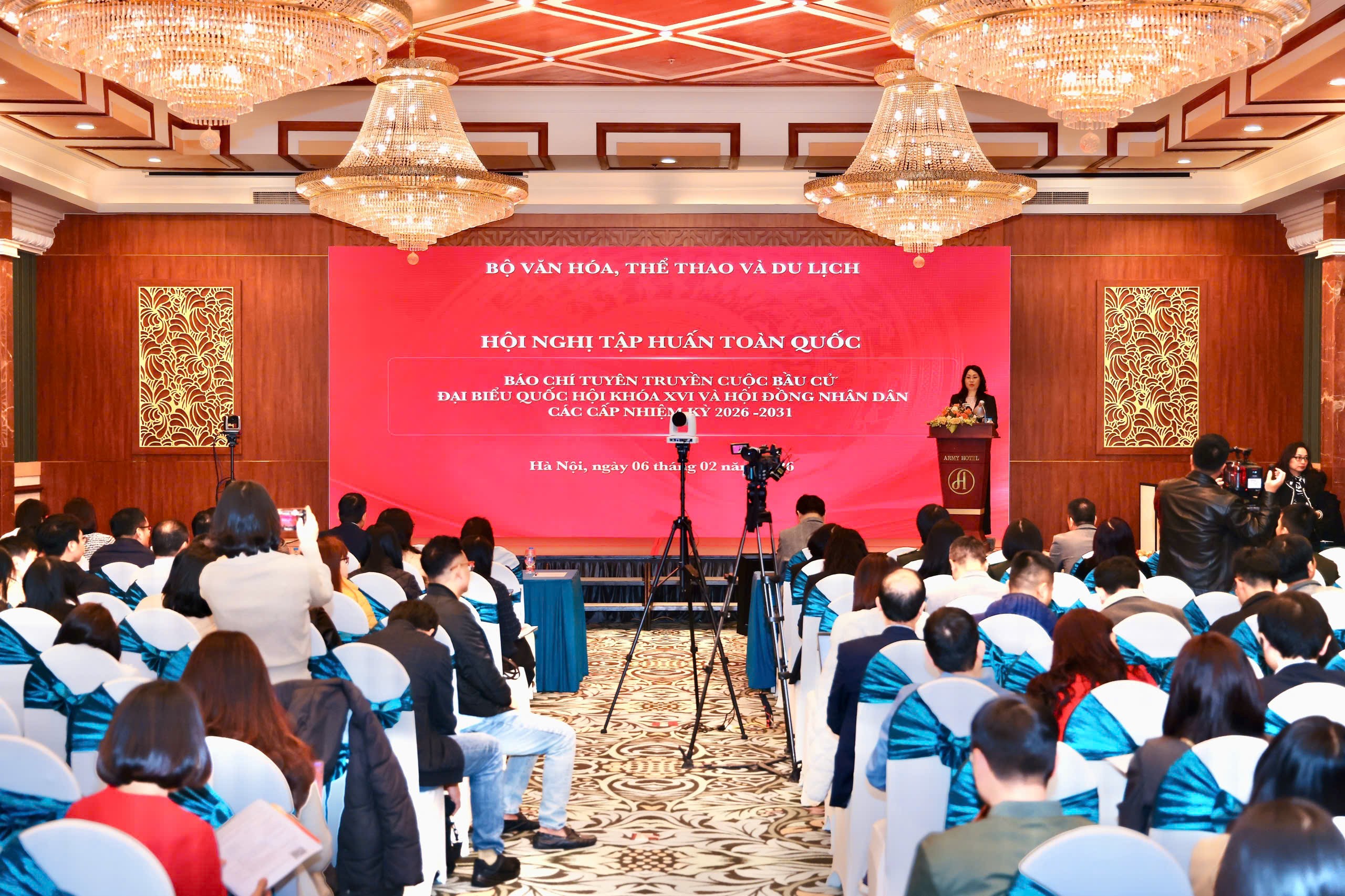 Kịp thời phát hiện, đấu tranh, phản bác các quan điểm sai trái, xuyên tạc công tác bầu cử