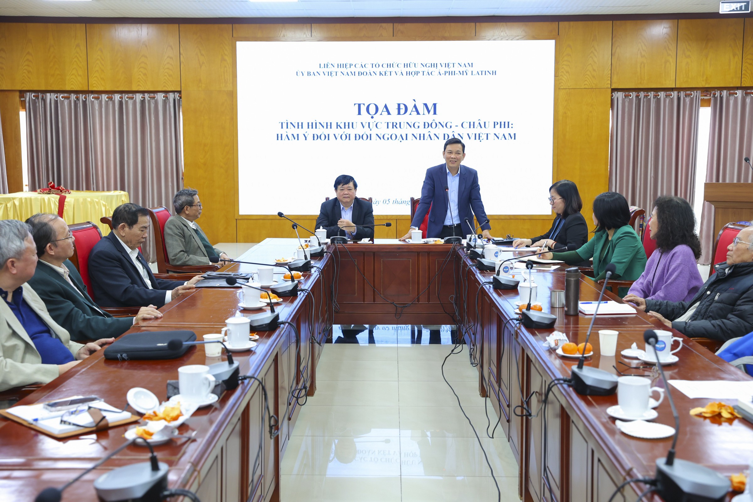 Tọa đàm: Tình hình khu vực Trung Đông – Châu Phi và hàm ý cho đối ngoại nhân dân của Việt Nam