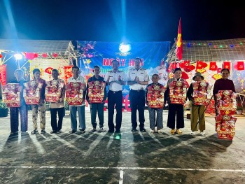 lu doan 682 va lu doan 189 lan toa xuan yeu thuong dip tet nguyen dan binh ngo 2026