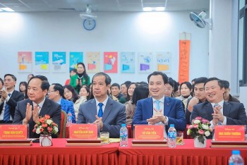 Ông Trịnh Văn Quyết, Bộ trưởng Nguyễn Kim Sơn và ông Vũ Văn Tiến được cử tri nhất trí giới thiệu ứng cử ĐBQH