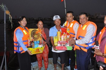 can tho to chuc doan tham tang qua tieu thuong cho noi cai rang dip tet binh ngo 2026