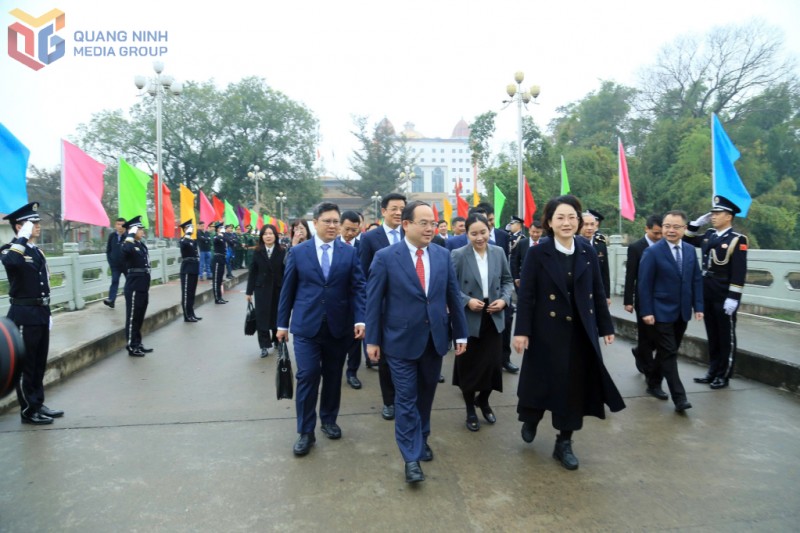 Đoàn đại biểu tỉnh Quảng Ninh bắt đầu chuyến thăm chính thức tại Quảng Tây, Trung Quốc Đoàn đại biểu tỉnh Quảng Ninh bắt đầu chuyến thăm chính thức tại Quảng Tây, Trung Quốc