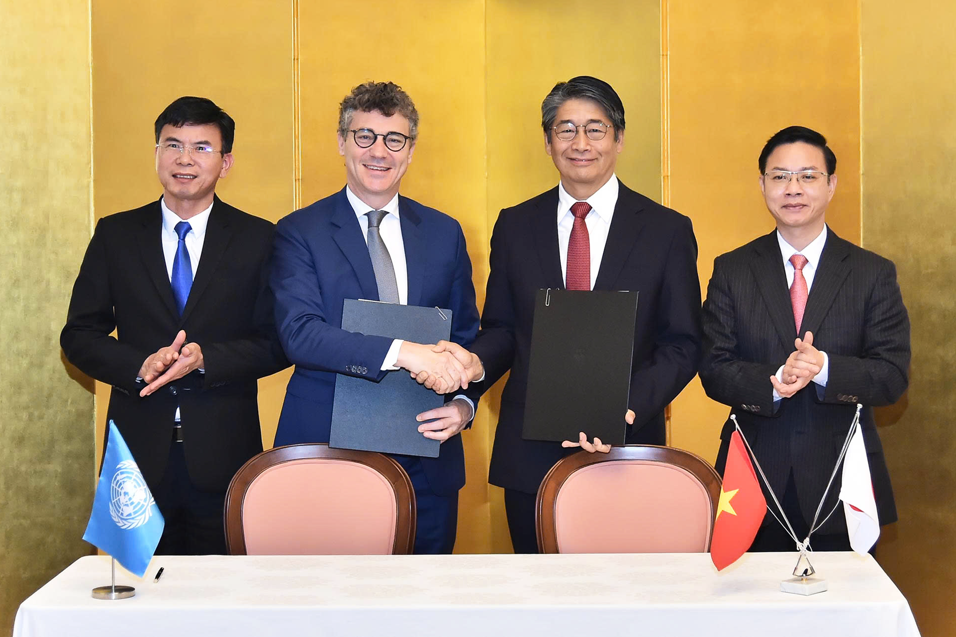 UNESCO và Chính phủ Nhật Bản đã ký kết thỏa thuận triển khai dự án “Tăng cường năng lực của Việt Nam về cảnh báo sớm, giảm thiểu rủi ro thiên tai và đảm bảo môi trường học tập an toàn”