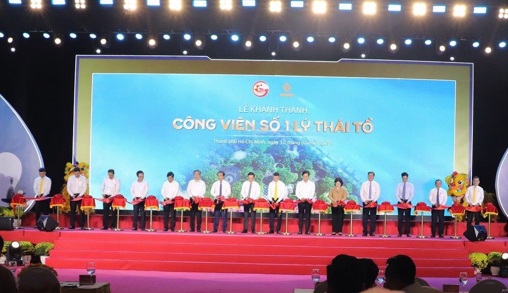 Lãnh đạo TP.Hồ Chí Minh cắt băng khánh thành Công viên số 1 Lý Thái Tổ Lãnh đạo TP.Hồ Chí Minh cắt băng khánh thành Công viên số 1 Lý Thái Tổ